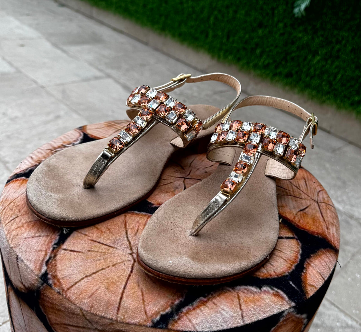 Cascata Champagne — Capri Bells SS26 Hero · Crystal cascade running the entire camel suede strap